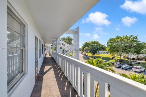 Copropriété à vendre à Deerfield Beach, Floride: 2 chambres, 79.9 m2 № 1958087 - photo 10