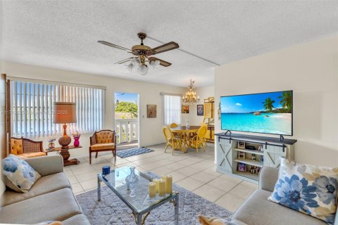 Copropriété à vendre à Deerfield Beach, Floride: 2 chambres, 79.9 m2 № 1958087 - photo 15