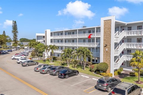 Copropriété à vendre à Deerfield Beach, Floride: 2 chambres, 79.9 m2 № 1958087 - photo 2