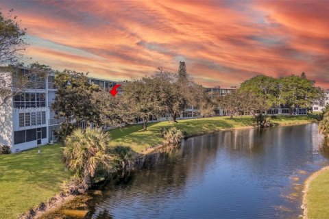 Copropriété à vendre à Deerfield Beach, Floride: 2 chambres, 79.9 m2 № 1958087 - photo 1