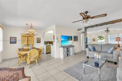 Copropriété à vendre à Deerfield Beach, Floride: 2 chambres, 79.9 m2 № 1958087 - photo 16