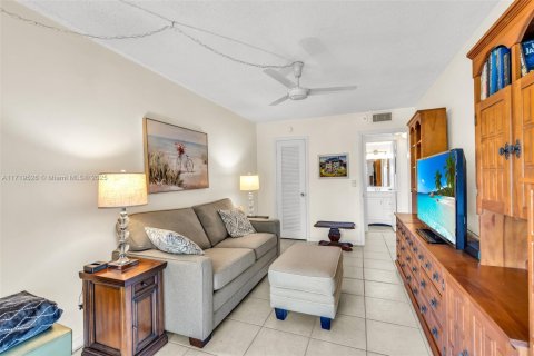 Copropriété à vendre à Deerfield Beach, Floride: 2 chambres, 79.9 m2 № 1958087 - photo 29