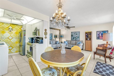 Copropriété à vendre à Deerfield Beach, Floride: 2 chambres, 79.9 m2 № 1958087 - photo 19