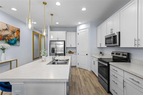 Casa en venta en Auburndale, Florida, 4 dormitorios, 181.44 m2 № 1909913 - foto 5