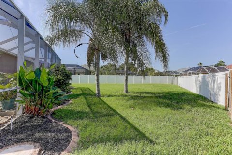 House in Land O' Lakes, Florida 4 bedrooms, 230.03 sq.m. № 2204110 - photo 8