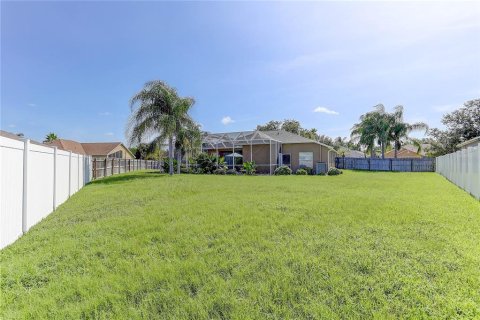 House in Land O' Lakes, Florida 4 bedrooms, 230.03 sq.m. № 2204110 - photo 9
