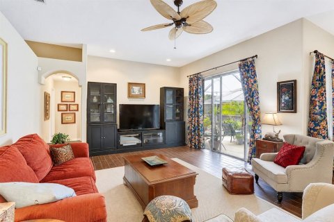 House in Land O' Lakes, Florida 4 bedrooms, 230.03 sq.m. № 2204110 - photo 26