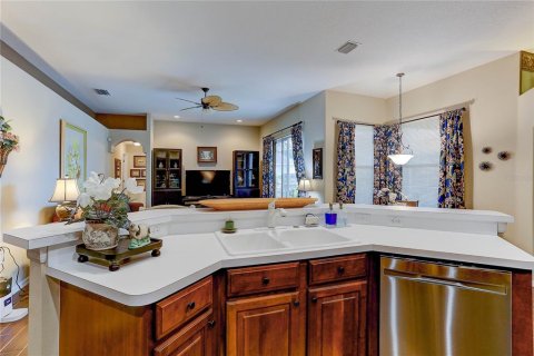 House in Land O' Lakes, Florida 4 bedrooms, 230.03 sq.m. № 2204110 - photo 22