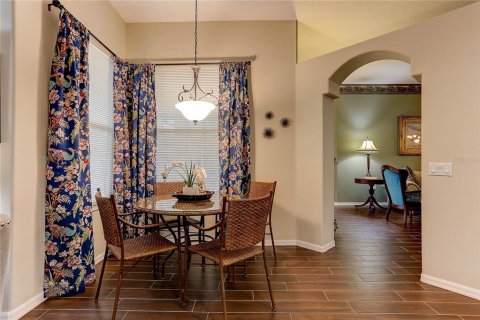 House in Land O' Lakes, Florida 4 bedrooms, 230.03 sq.m. № 2204110 - photo 24