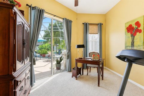 House in Land O' Lakes, Florida 4 bedrooms, 230.03 sq.m. № 2204110 - photo 30