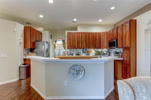 House in Land O' Lakes, Florida 4 bedrooms, 230.03 sq.m. № 2204110 - photo 19