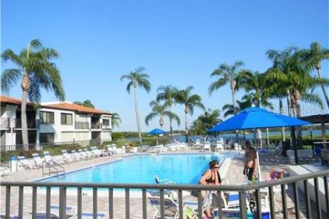 Condo in Saint Petersburg, Florida, 2 bedrooms  № 1086428 - photo 15
