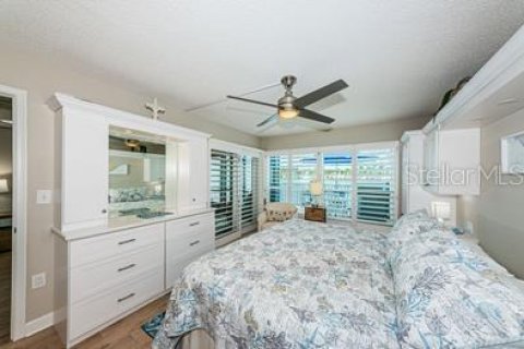 Condo in Saint Petersburg, Florida, 2 bedrooms  № 1086428 - photo 21