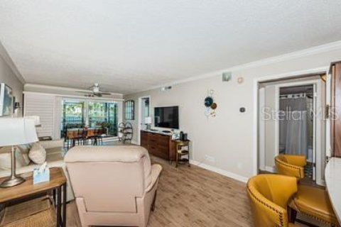 Condo in Saint Petersburg, Florida, 2 bedrooms  № 1086428 - photo 11
