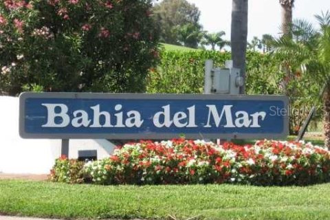 Condo in Saint Petersburg, Florida, 2 bedrooms  № 1086428 - photo 30