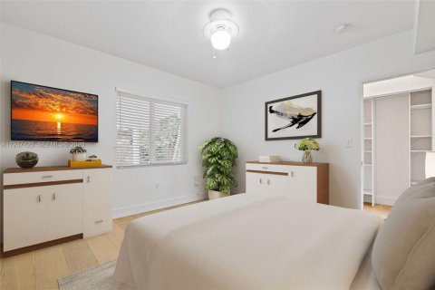 House in Miami, Florida 2 bedrooms, 110.46 sq.m. № 1997516 - photo 6