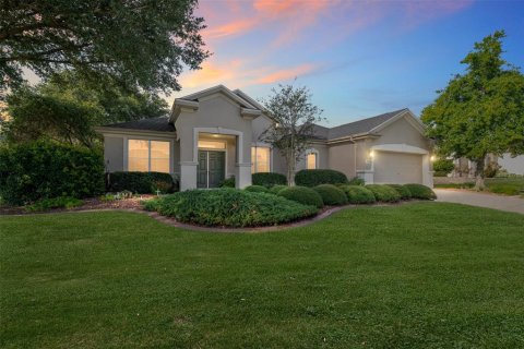 House in Summerfield, Florida 2 bedrooms, 173.73 sq.m. № 1872923 - photo 1