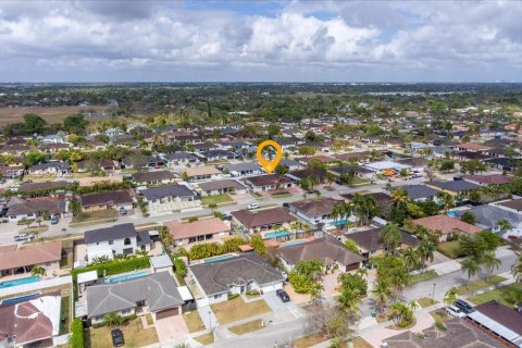 Купить виллу или дом в Майами, Флорида 1 комната, 208.94м2, № 2048819 - фото 3