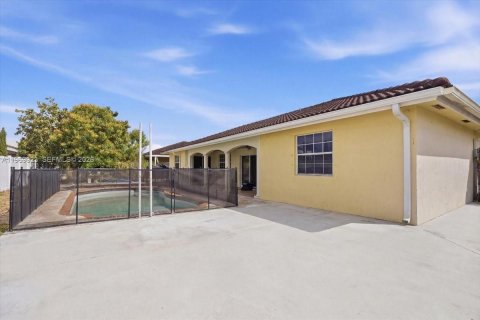 Купить виллу или дом в Майами, Флорида 1 комната, 208.94м2, № 2048819 - фото 24