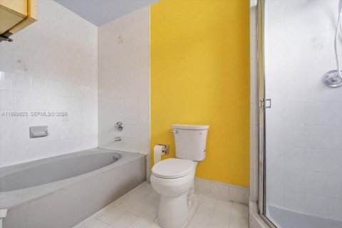 Купить виллу или дом в Майами, Флорида 1 комната, 208.94м2, № 2048819 - фото 13