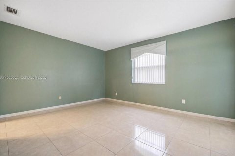 Купить виллу или дом в Майами, Флорида 1 комната, 208.94м2, № 2048819 - фото 10