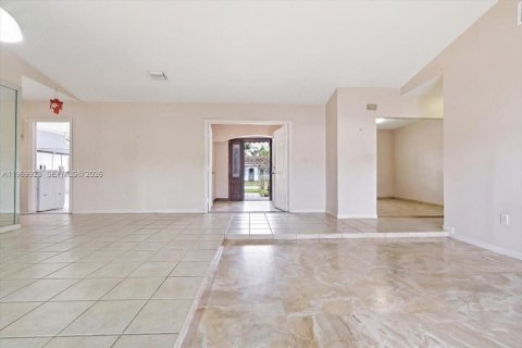 Купить виллу или дом в Майами, Флорида 1 комната, 208.94м2, № 2048819 - фото 5