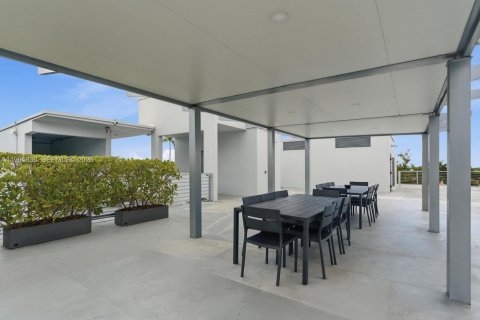 Copropriété à vendre à Miami, Floride: 4 chambres, 188.03 m2 № 2058795 - photo 30