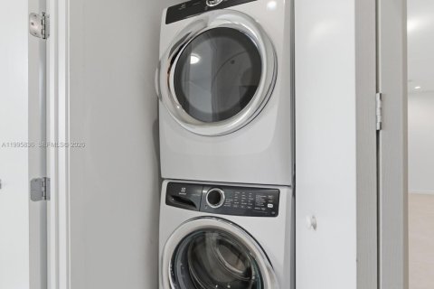 Copropriété à vendre à Miami, Floride: 4 chambres, 188.03 m2 № 2058795 - photo 23