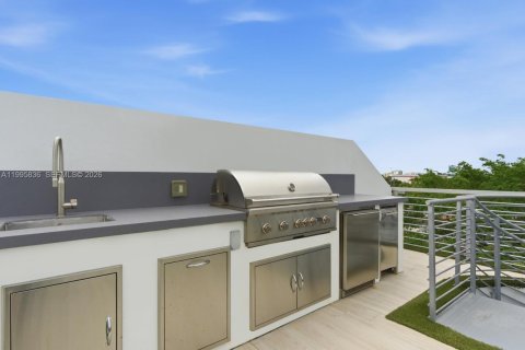 Copropriété à vendre à Miami, Floride: 4 chambres, 188.03 m2 № 2058795 - photo 26