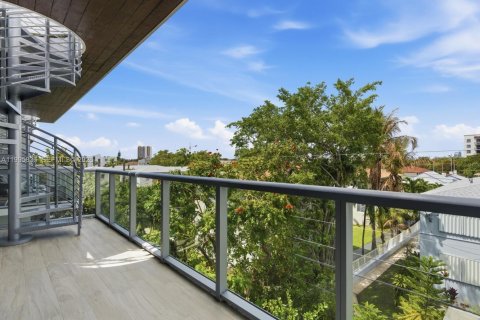 Copropriété à vendre à Miami, Floride: 4 chambres, 188.03 m2 № 2058795 - photo 24