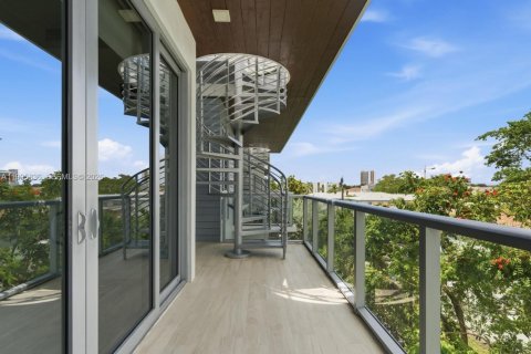 Copropriété à vendre à Miami, Floride: 4 chambres, 188.03 m2 № 2058795 - photo 25