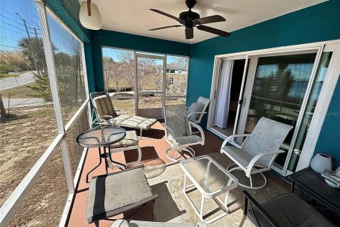 House in Winter Haven, Florida 3 bedrooms, 142.98 sq.m. № 2213147 - photo 21
