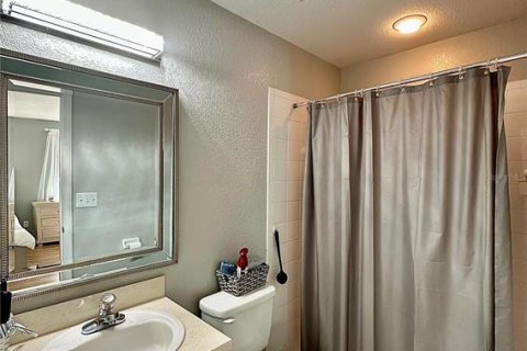 House in Winter Haven, Florida 3 bedrooms, 142.98 sq.m. № 2213147 - photo 10