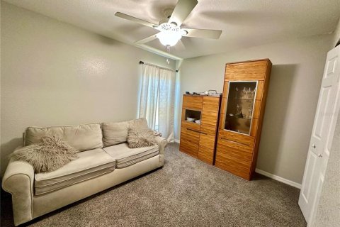 House in Winter Haven, Florida 3 bedrooms, 142.98 sq.m. № 2213147 - photo 13