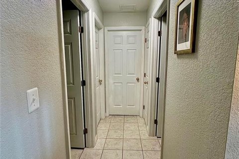 House in Winter Haven, Florida 3 bedrooms, 142.98 sq.m. № 2213147 - photo 18