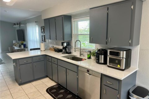 House in Winter Haven, Florida 3 bedrooms, 142.98 sq.m. № 2213147 - photo 6