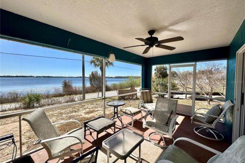 House in Winter Haven, Florida 3 bedrooms, 142.98 sq.m. № 2213147 - photo 23