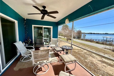 House in Winter Haven, Florida 3 bedrooms, 142.98 sq.m. № 2213147 - photo 22