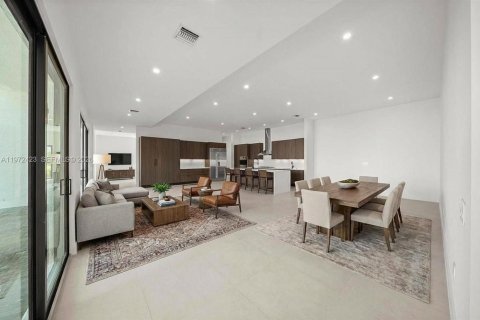 Villa ou maison à louer à Hollywood, Floride: 5 chambres № 2040924 - photo 3