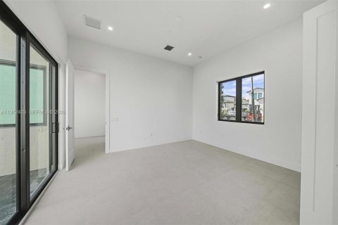 Villa ou maison à louer à Hollywood, Floride: 5 chambres № 2040924 - photo 24