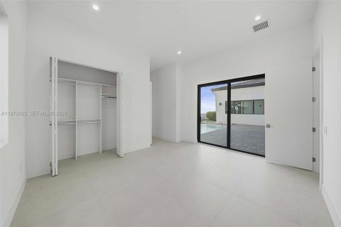 Villa ou maison à louer à Hollywood, Floride: 5 chambres № 2040924 - photo 17