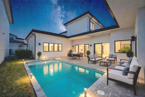 Villa ou maison à Hollywood, Floride 5 chambres № 2040924