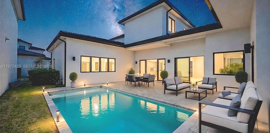 Villa ou maison à Hollywood, Floride 5 chambres № 2040924