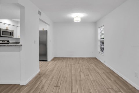 Copropriété à vendre à Orlando, Floride: 2 chambres, 90.77 m2 № 2410346 - photo 7
