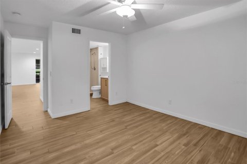 Copropriété à vendre à Orlando, Floride: 2 chambres, 90.77 m2 № 2410346 - photo 11