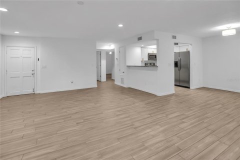 Copropriété à vendre à Orlando, Floride: 2 chambres, 90.77 m2 № 2410346 - photo 4