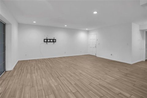 Copropriété à vendre à Orlando, Floride: 2 chambres, 90.77 m2 № 2410346 - photo 3