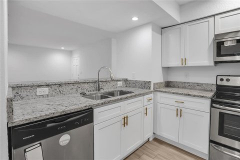 Copropriété à vendre à Orlando, Floride: 2 chambres, 90.77 m2 № 2410346 - photo 9