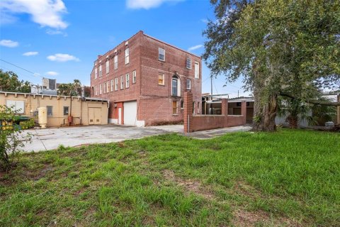 Propiedad comercial en venta en New Smyrna Beach, Florida, 410.81 m2 № 1878055 - foto 2