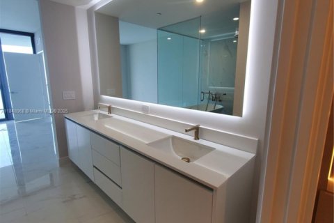 Condo in Miami, Florida, 3 bedrooms № 1957535 - photo 21